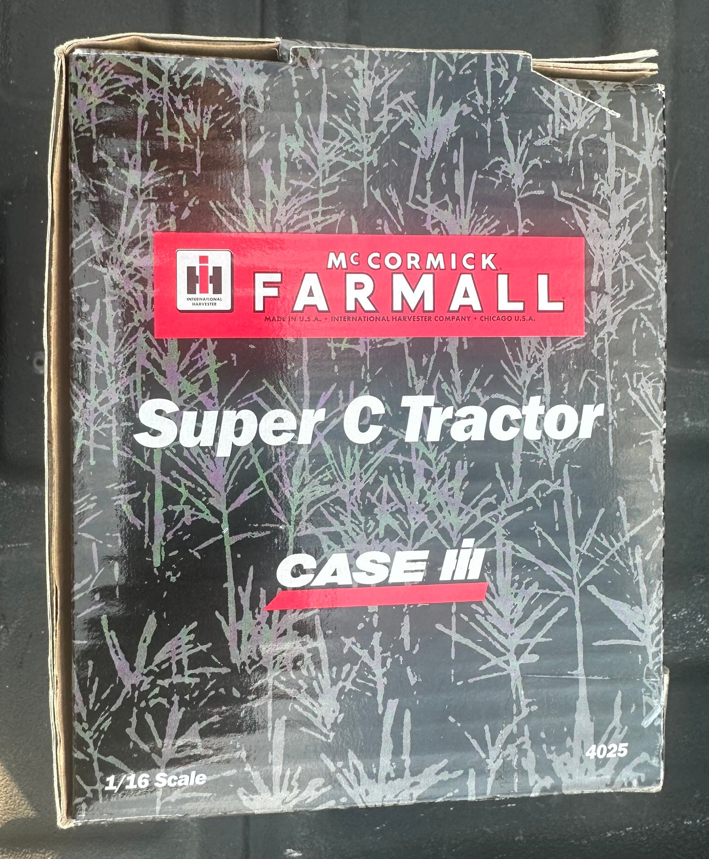 2001 ERTL Farmall Super C Tractor NIB