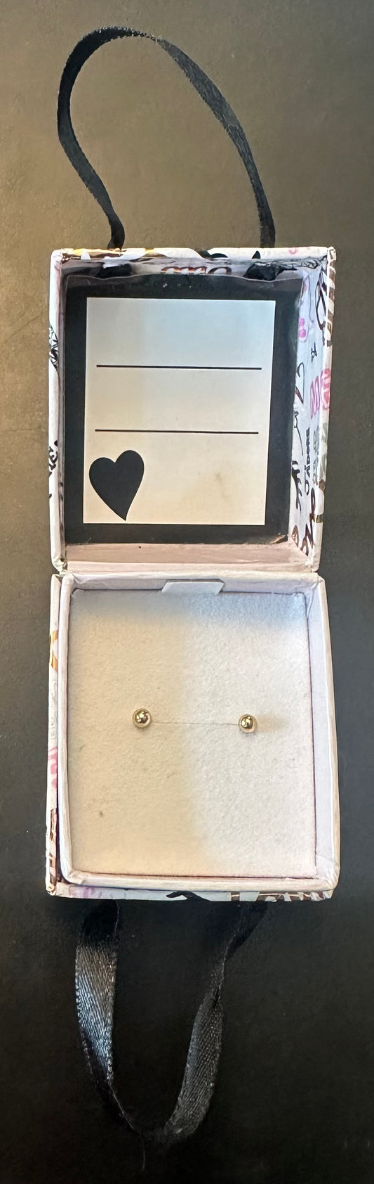 Claire’s Earrings With Decorative Box