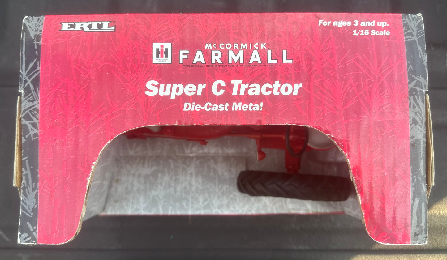 2001 ERTL Farmall Super C Tractor NIB