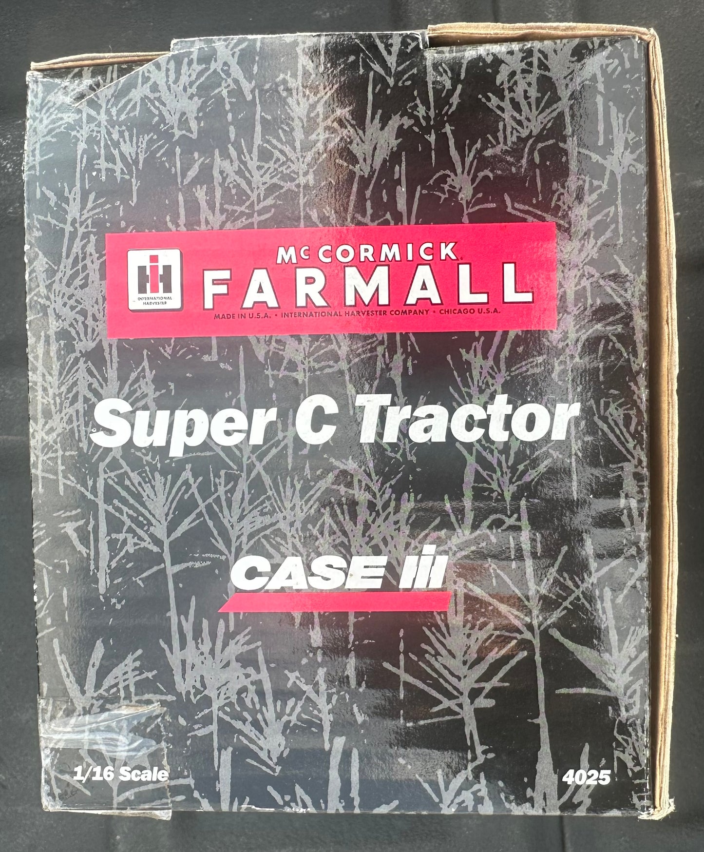 2001 ERTL Farmall Super C Tractor NIB