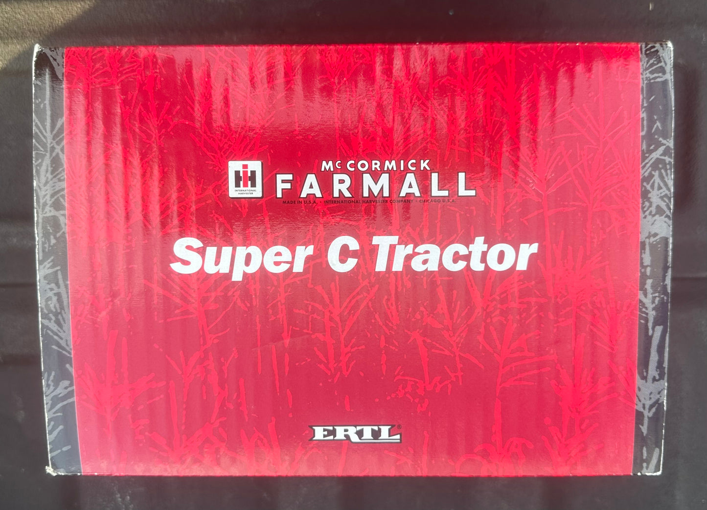 2001 ERTL Farmall Super C Tractor NIB