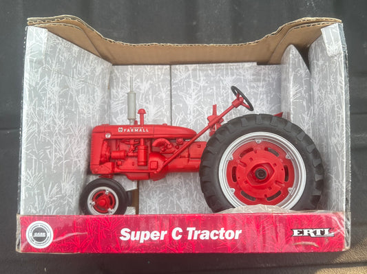 2001 ERTL Farmall Super C Tractor NIB